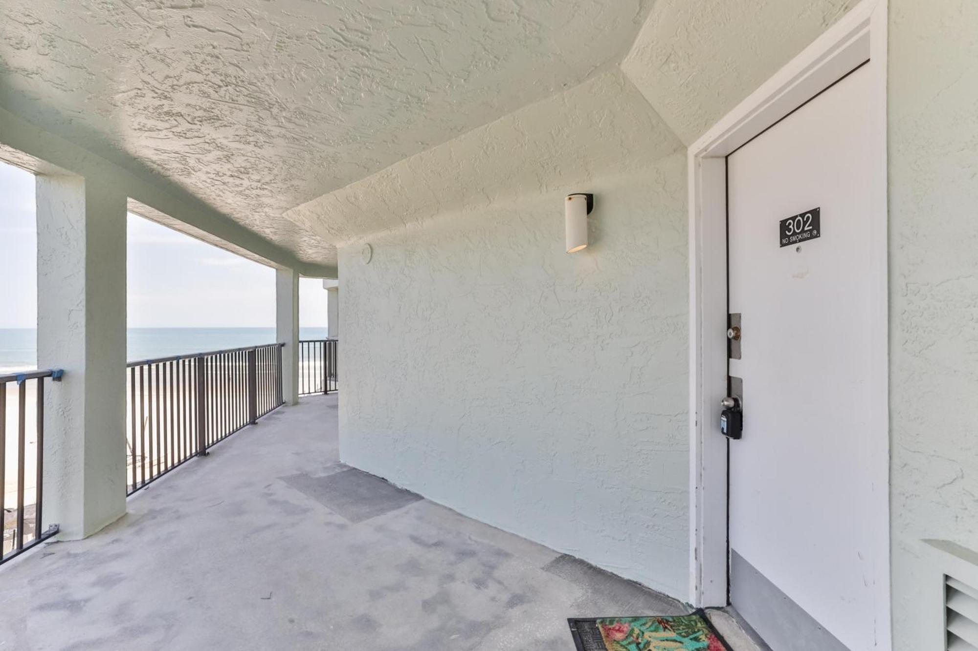 1 Bedroom -1 Bath With Ocean Views At Ocean Trillium 302 New Smyrna Beach Exteriör bild