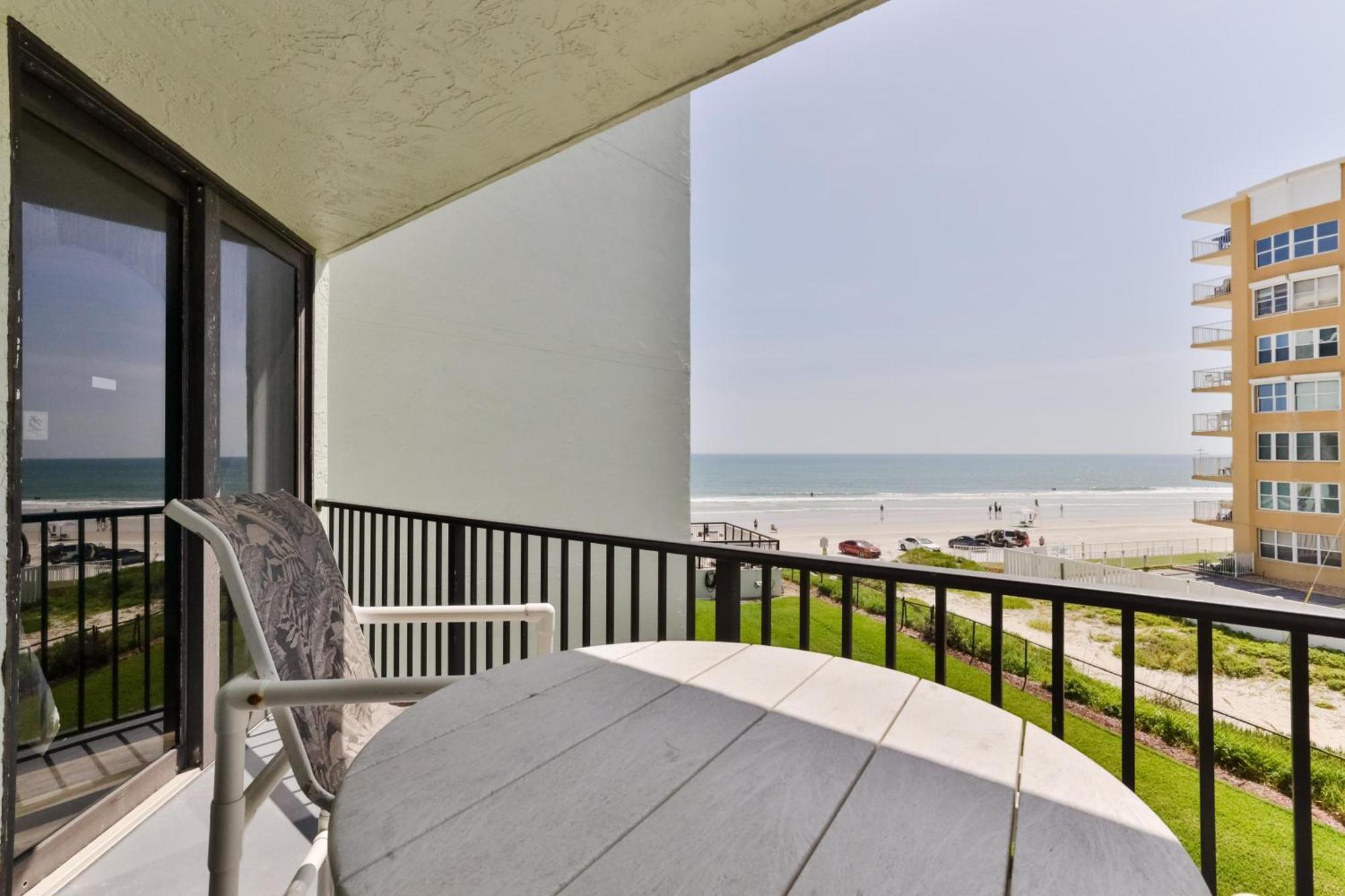 1 Bedroom -1 Bath With Ocean Views At Ocean Trillium 302 New Smyrna Beach Exteriör bild